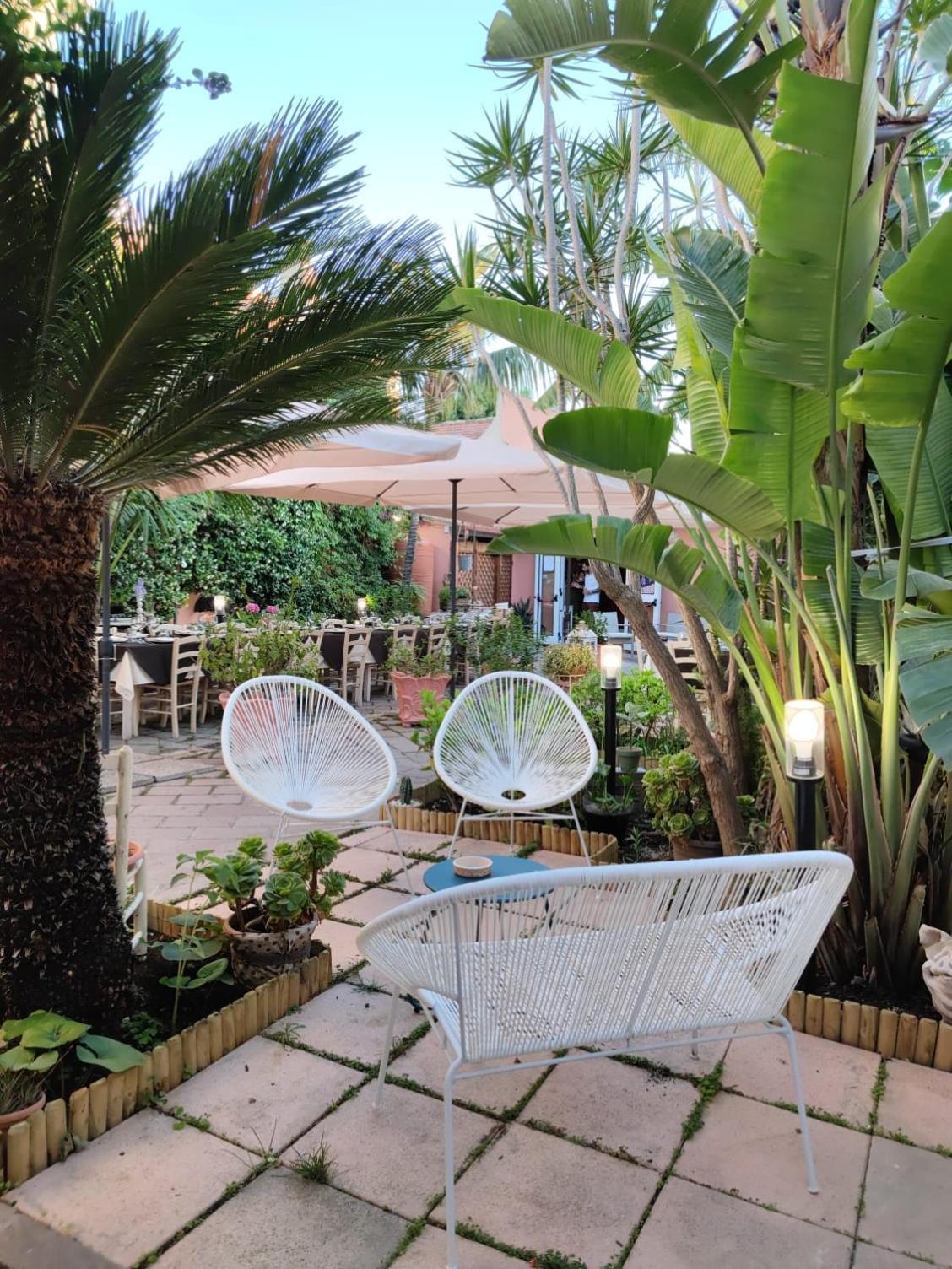 Hibiscus Comfort Stay Quartu SantʼElena Exteriér fotografie